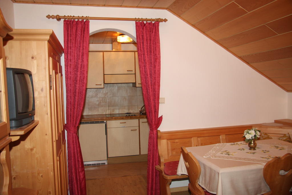 Вилла Mair Am Hof - Farm - Maso - Bauernhof Сан-Лоренцо-ди-Себато Номер фото